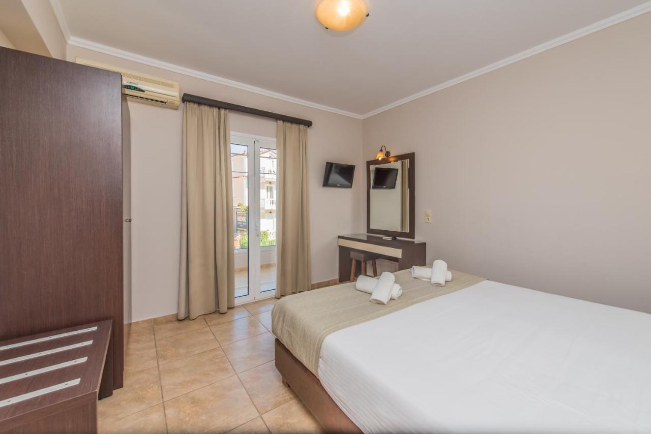 Porto Planos Beach Hotel Kültér fotó